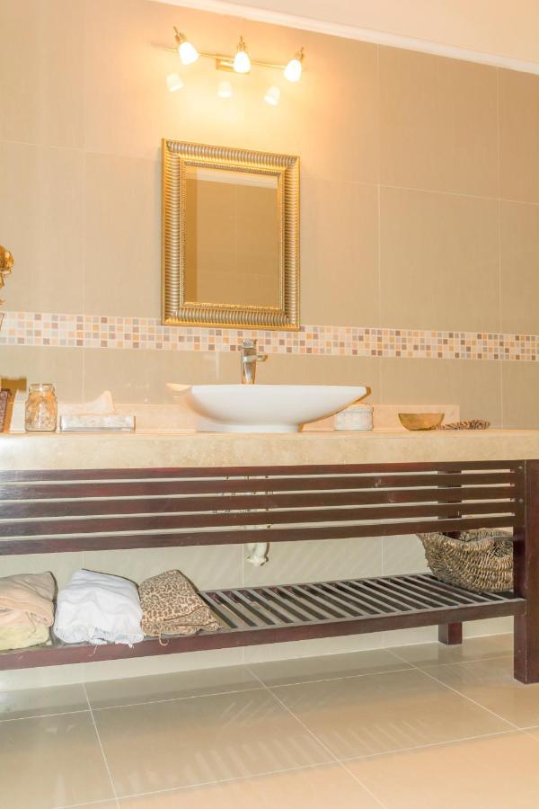 ميريدا Hotel Boutique Mansion La Ceiba المظهر الخارجي الصورة
